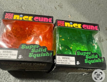 Charger l'image dans la galerie, Needoh Ice Cube Glitter Nouveautés
