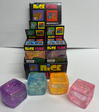 Charger l'image dans la galerie, Cube-GLITTER asst color Squish Nouveautés
