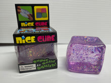 Charger l'image dans la galerie, Cube-GLITTER asst color Squish Nouveautés

