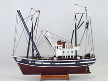 Charger l'image dans la galerie, Bateau pêcheur 18"x16.25" marin
