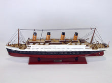 Charger l'image dans la galerie, Bateau Titanic  marin
