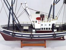 Charger l'image dans la galerie, Bateau pêcheur 18"x16.25" marin

