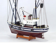 Charger l'image dans la galerie, Bateau pêcheur 18"x16.25" marin
