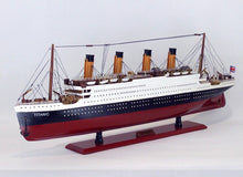 Charger l'image dans la galerie, Bateau Titanic  marin
